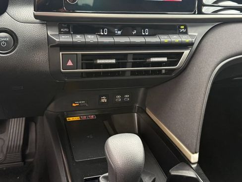 Used 2025 Toyota Camry LE FWD image 17
