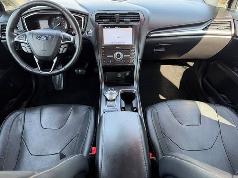 Used 2019 Ford Fusion Titanium FWD image 17