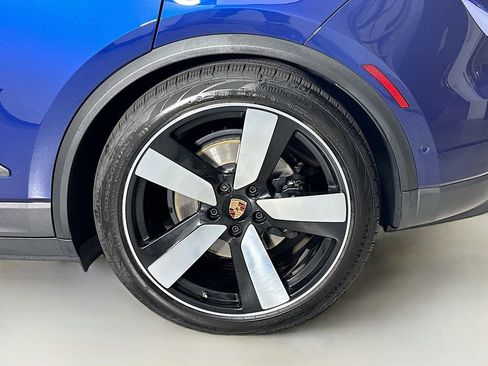 Used 2025 Porsche Macan Electric image 6