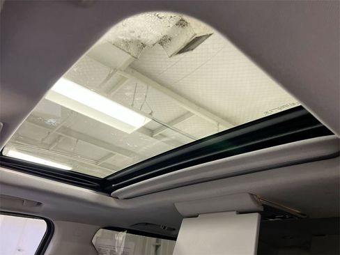 Used 2016 Chevrolet Suburban LTZ image 18