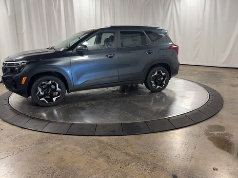 Certified 2025 Kia Seltos S image 6