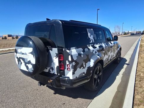 Used 2023 Land Rover Defender 130 X-Dynamic SE image 5