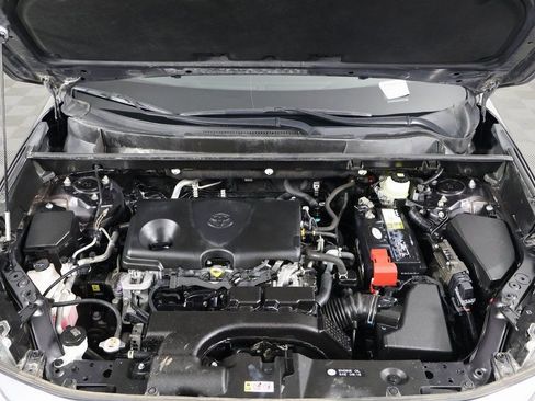 Used 2021 Toyota RAV4 XLE Premium image 15