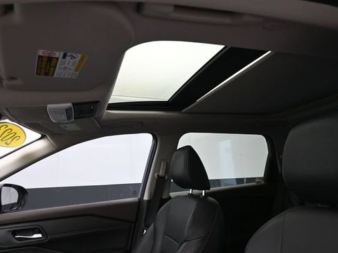 Used 2023 Nissan Rogue SL FWD image 45