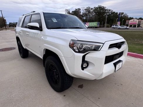 Used 2023 Toyota 4Runner SR5 Premium image 7