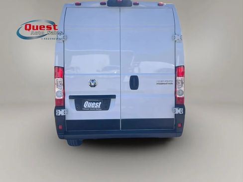 Used 2025 RAM ProMaster 2500 w/ Convenience Group FWD image 4