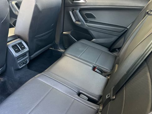 Used 2020 Volkswagen Tiguan SE AWD/4WD image 5