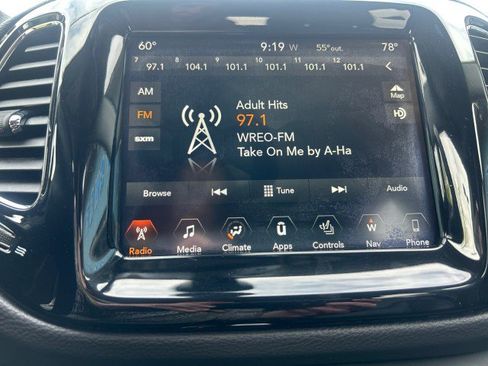 Used 2017 Jeep Compass Limited w/ Navigation Group AWD/4WD image 17