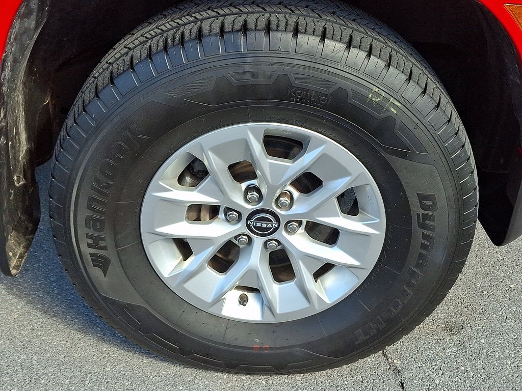 Used 2024 Nissan Frontier SV AWD/4WD image 11