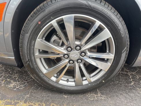 Used 2020 Cadillac XT6 Premium Luxury image 2