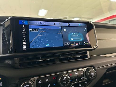 Used 2024 Jeep Wrangler High Altitude AWD/4WD image 22