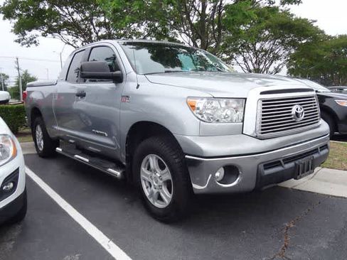 Used 2010 Toyota Tundra 4x4 Double Cab image 3
