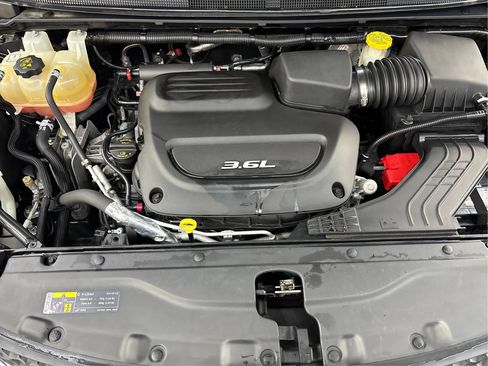 Used 2017 Chrysler Pacifica Limited FWD image 29