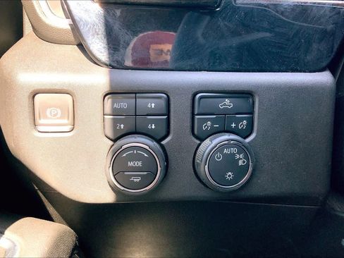 Used 2024 Chevrolet Silverado 1500 LT w/ Z71 Off-Road Package AWD/4WD image 29