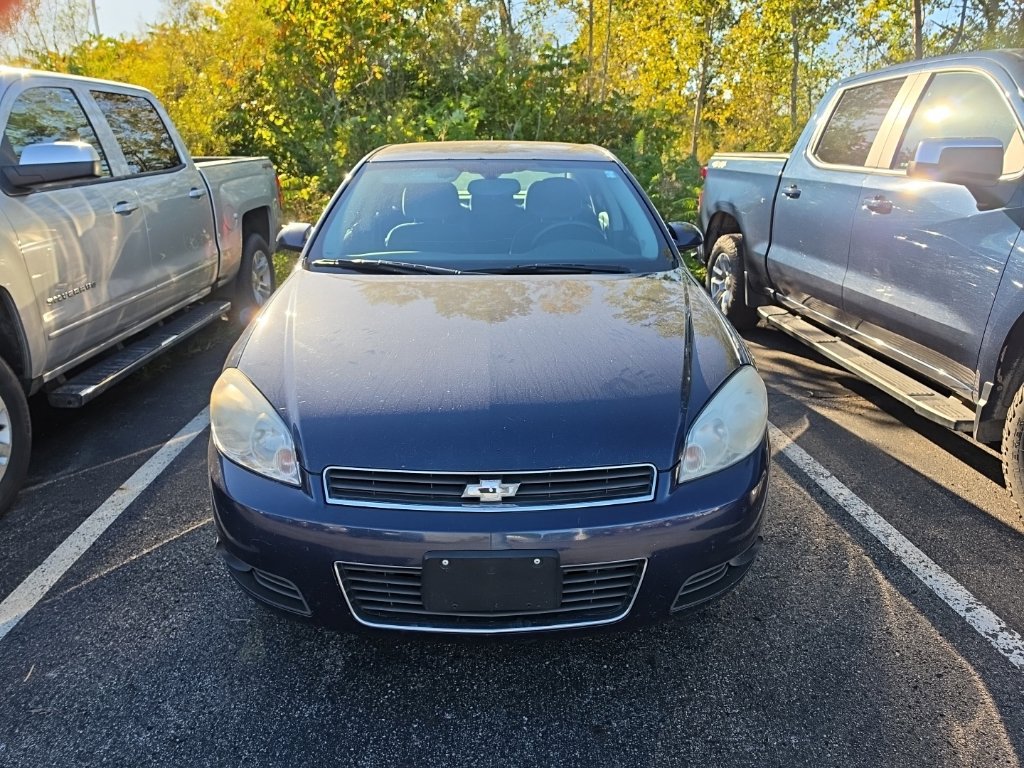 Used 2011 Chevrolet Impala LT FWD image 2