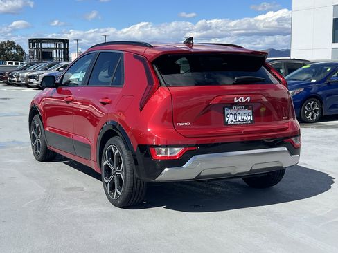 Certified 2023 Kia Niro EX Touring image 4