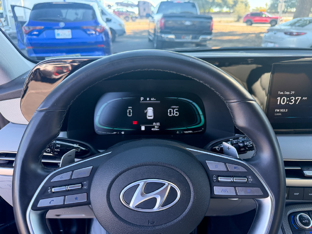 Used 2025 Hyundai Palisade SEL FWD image 14