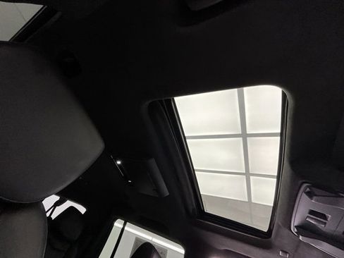 Used 2017 Cadillac Escalade ESV Platinum image 7