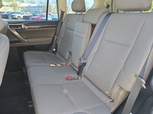 Used 2021 Lexus GX 460 Premium w/ Premium Package image 14