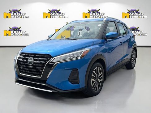 Used 2021 Nissan Kicks SV FWD image 1