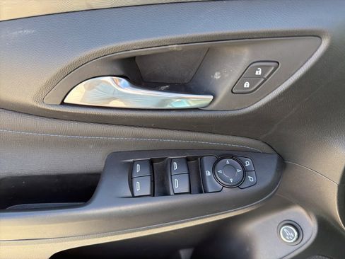 Used 2025 Buick Envista Sport Touring w/ Convenience I Package image 12