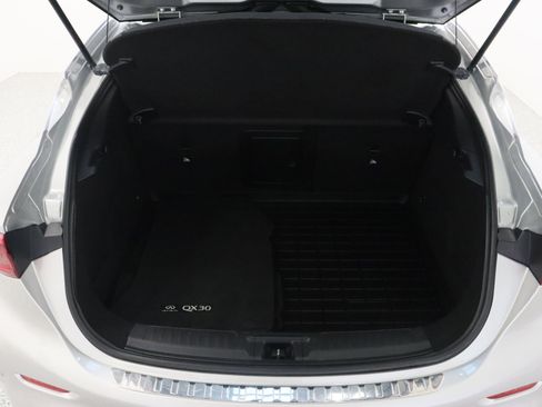 Used 2019 INFINITI QX30 w/ Navigation Package FWD image 35