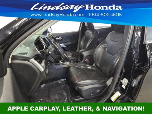 Used 2018 Jeep Cherokee Overland image 12