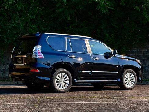 Used 2018 Lexus GX 460 Premium w/ Premium Package AWD/4WD image 4