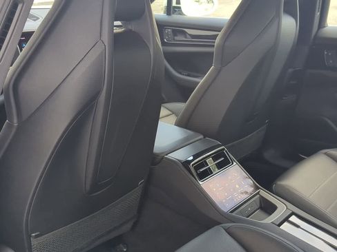 Used 2025 Porsche Panamera image 19