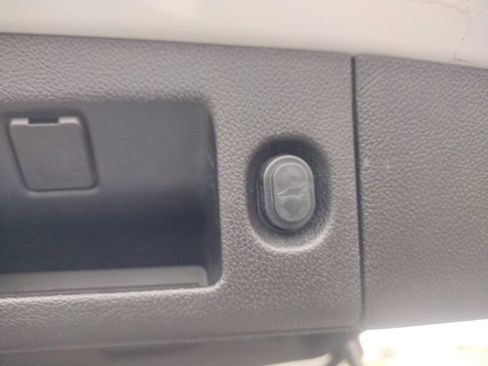 Used 2018 GMC Yukon SLE w/ Convenience Package image 31