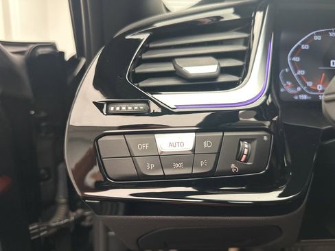 Used 2024 BMW Z4 M40i w/ Premium Package image 18