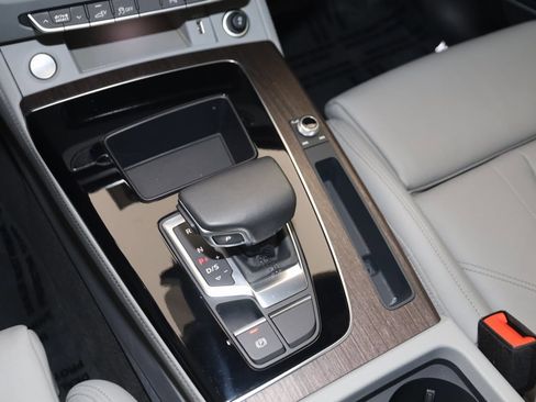 Used 2024 Audi Q5 e Premium Plus image 30