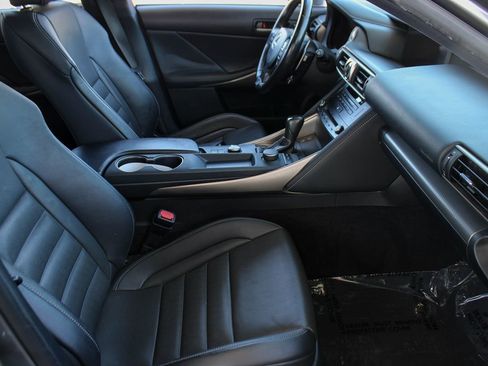 Used 2018 Lexus IS 300 F Sport RWD image 21