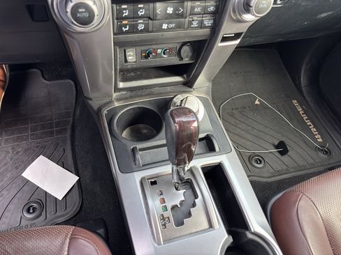 Used 2014 Toyota 4Runner Limited image 10