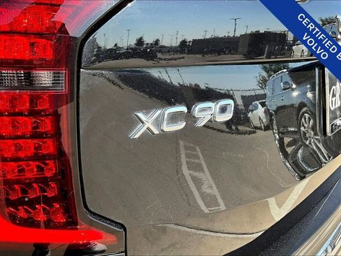 Certified 2025 Volvo XC90 B6 Plus image 42