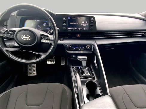 Used 2025 Hyundai Elantra Sport FWD image 16