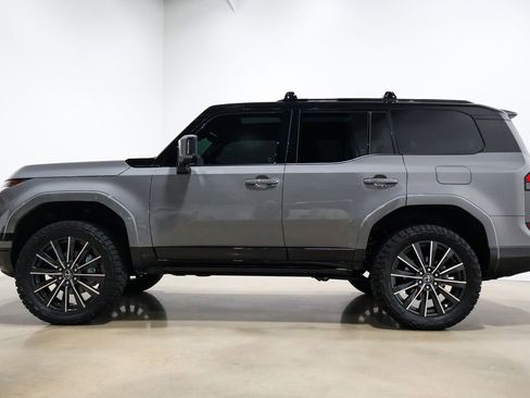 Used 2026 Lexus GX 550 w/ Accessory Package (2T) image 13