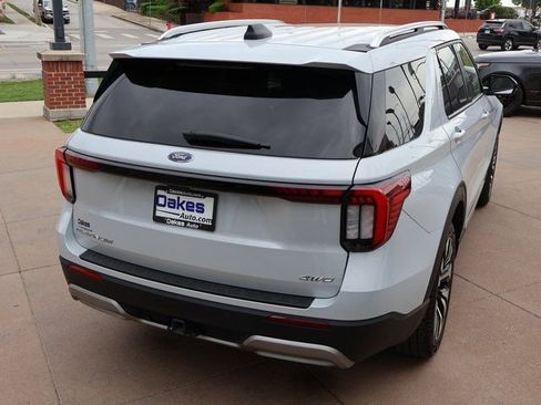 Used 2025 Ford Explorer Platinum w/ LUX Leather Package AWD/4WD image 7
