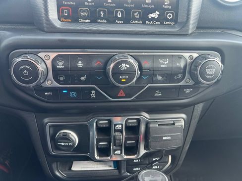 Used 2023 Jeep Wrangler Unlimited Sahara w/ Cold Weather Group AWD/4WD image 22