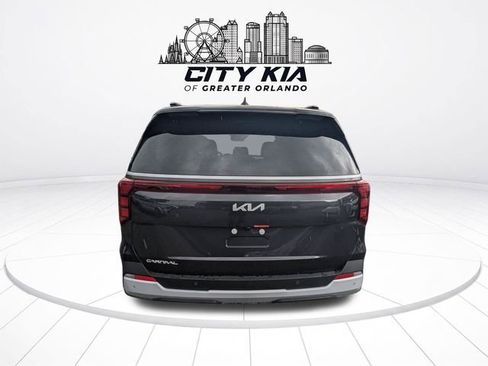 New 2027 Kia Carnival EX FWD image 5