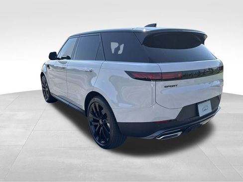 Used 2025 Land Rover Range Rover Sport SE AWD/4WD image 3