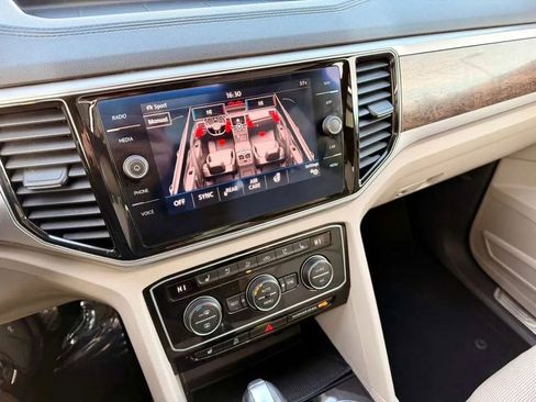 Used 2019 Volkswagen Atlas SEL Premium image 10