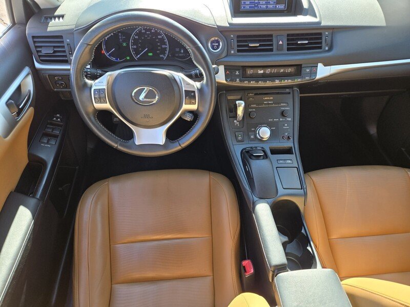 Used 2013 Lexus CT 200h w/ Premium Pkg w/Navigation FWD image 13