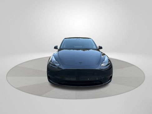 Used 2024 Tesla Model Y Long Range image 2