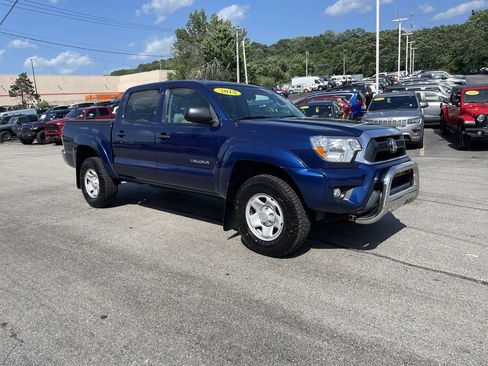 Used 2015 Toyota Tacoma 4x4 Double Cab w/ SR5 Package image 6