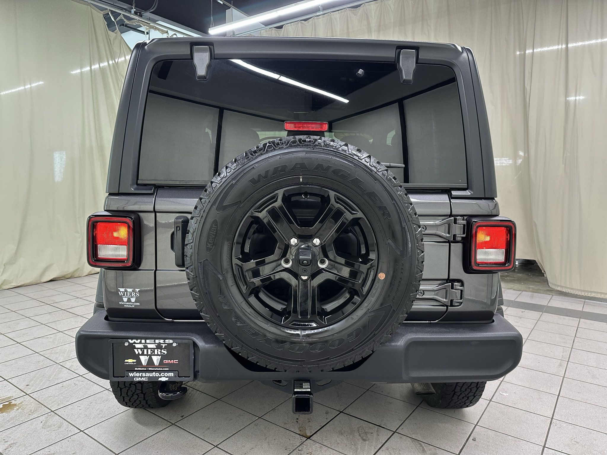 Used 2022 Jeep Wrangler Sport AWD/4WD image 5