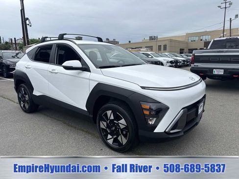 Used 2024 Hyundai Kona SEL AWD/4WD image 2