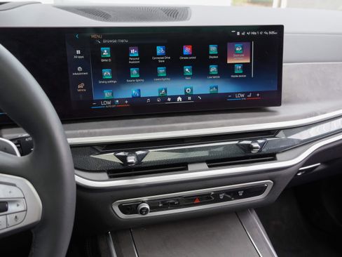 Certified 2026 BMW X7 xDrive40i AWD/4WD image 24