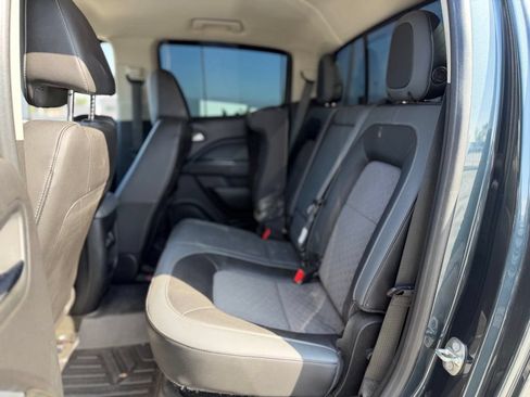 Used 2018 Chevrolet Colorado Z71 AWD/4WD image 4