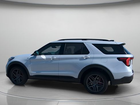 New 2026 Ford Explorer ST-Line RWD image 18
